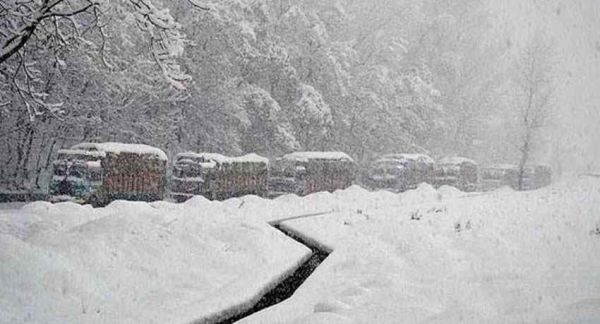 जम्मू-कश्मीर और लद्दाख में भीषण ठंड जारी, -24.6 डिग्री सेल्सियस के साथ द्रास जमा