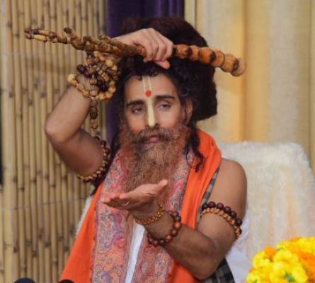 लव जिहाद को रोकने के लिए कठोर कानून बनना चाहिए: ऋतेश्वर महाराज