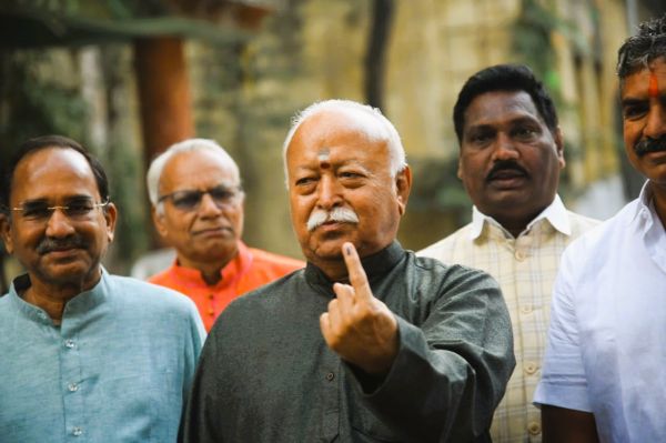 नोटा नहीं, उपलब्ध उम्मीदवारों में सर्वश्रेष्ठ का चयन करेंः डॉ. भागवत