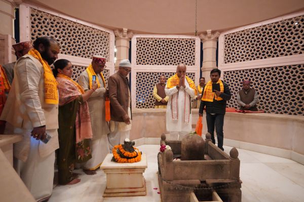 प्रवीण भाई तोगड़िया ने राम जन्मभूमि में किया दर्शन