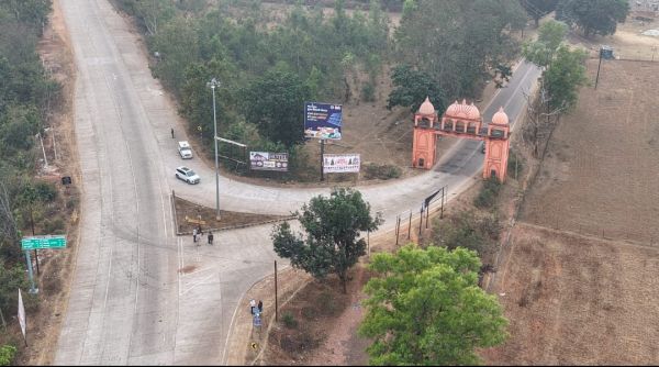 जशपुर : एनएच-43 पर ड्रोन से हुआ दुर्घटनाजन्य स्थलों का हाईटेक निरीक्षण, त्वरित सुधार के निर्देश