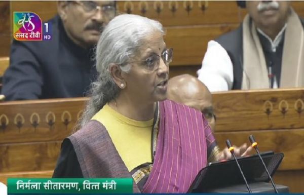 केंद्रीय बजट में सार्वजनिक पूंजीगत व्यय बढ़ाकर 12.2 लाख करोड़ रुपये का प्रस्ताव