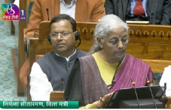 देश की आर्थिक स्थिरता, वित्तीय अनुशासन, लगातार विकास और कम महंगाई से पहचानः सीतारमण