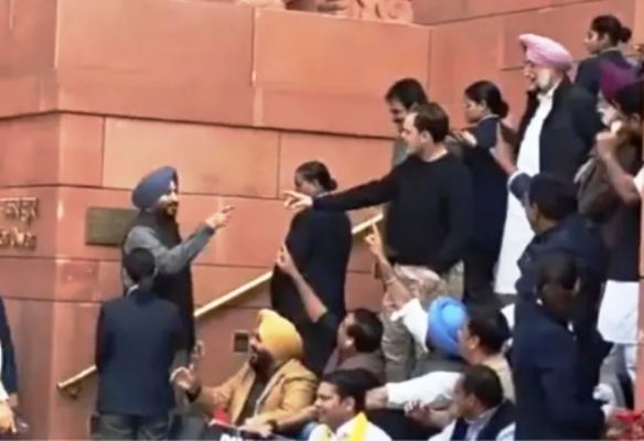 संसद परिसर में राहुल गांधी&ndash;रवनीत सिंह बिट्टू के बीच तीखी नोकझोंक