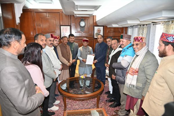 विधायक निधि रोकने के मुद्दे पर भाजपा विधायकों का राज्यपाल को ज्ञापन