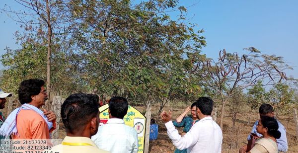 बलौदाबाजार : नीति आयोग की टीम ने ग्राम रिसदा में मनरेगा कार्यों का किया फिल्ड सर्वे