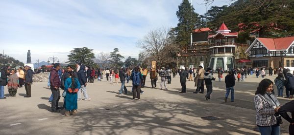 हिमाचल में बर्फबारी के आसार, तूफान-बिजली गिरने का अलर्ट