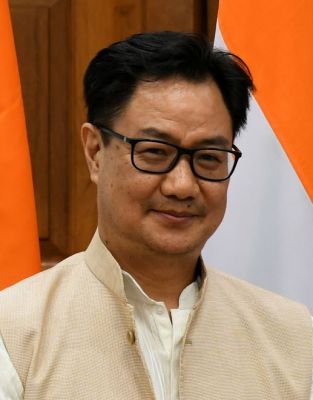 रिजिजू ने कांग्रेस की महिला सांसदों पर लोकसभा स्पीकर को धमकाने का लगाया आरोप