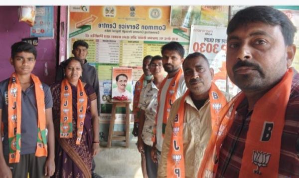 पुण्यतिथि पर दीनदयाल उपाध्याय को भाजपा कार्यकर्ताओं ने दी श्रद्धांजलि