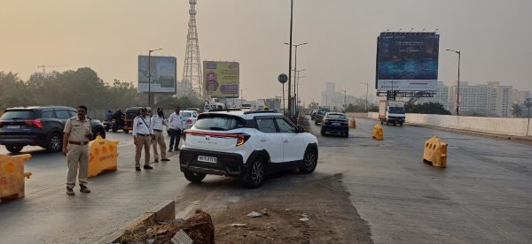 ठाणे ट्रैफिक पुलिस के रिवर्स लेन प्रयोग से मुंबई का सफर आसान