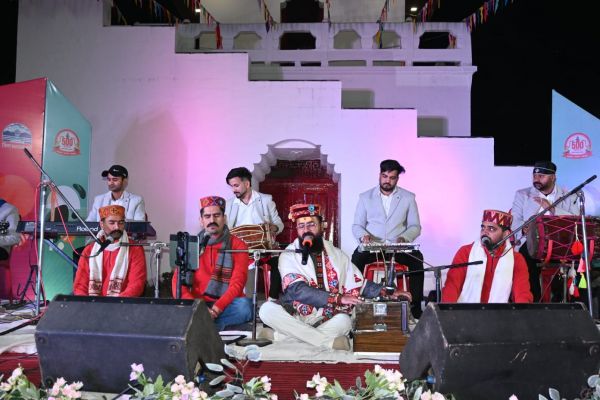 शिवरात्रि भजन संध्या: बिलासपुर के भजन गायक अभिषेक सोनी के भजनों से भक्तिमय हुआ मंडी