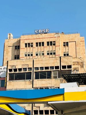 सीबीएसई 10वीं-12वीं बोर्ड परीक्षा आज से, 15,649 केंद्रों पर कड़ी निगरानी में 43 लाख से ज्यादा छात्र देंगे परीक्षा