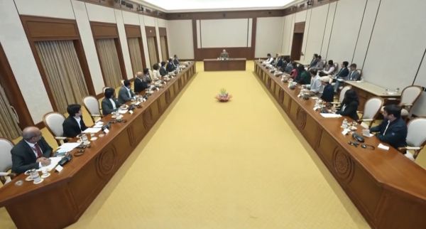 प्रधानमंत्री ने एआई और गहन तकनीक स्टार्टअप्स के सीईओ से की बातचीत, नवाचार और अनुसंधान पर दिया बल