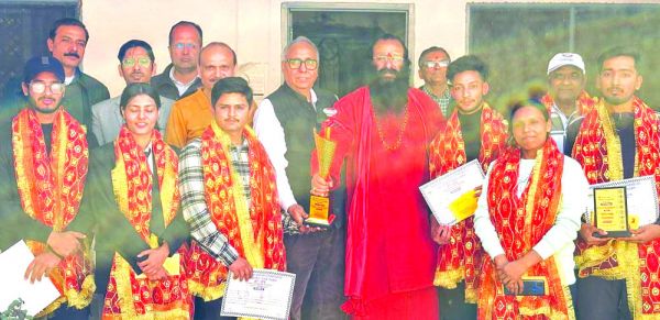 वैश्विक तनाव से दूर मेधा का परिचय दे रहे युवा ही सशक्त भारत की नींव: रविन्द्र