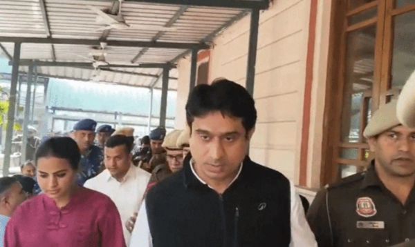 इंडिया एआई इम्पैक्ट समिट के विरोध में शर्टलेस प्रदर्शन के सिलसिले में युवा कांग्रेस राष्ट्रीय अध्यक्ष चिब गिरफ्तार