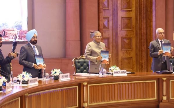 चुनाव आयोग ने 27 साल बाद आयोजित किया राष्ट्रीय गोलमेज सम्मेलन, सीईसी बोले- मतदाता हमारे केंद्र में