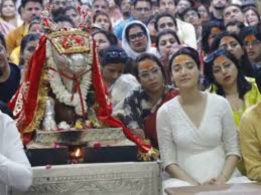  फिल्म 12वीं फेल की अभिनेत्री मेधा शंकर ने किए महाकाल दर्शन, भस्म आरती में हुईं शामिल