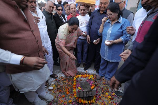 मुख्यमंत्री ने शालीमार बाग में सीवर लाइन, ड्रेनेज एवं सड़क कार्यों का किया उद्घाटन