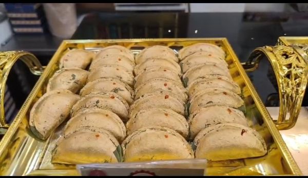 होली पर शाही गुझिया की धूम, सोने-चांदी से सजी मिठास ने बढ़ाई बाजार की रौनक