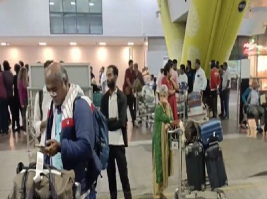 इज़राइल&ndash;ईरान युद्ध के चलते दुबई में फंसे 217 लोग विशेष विमान से चेन्नई पहुंचे