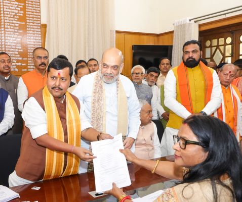 नितिन नवीन ने राज्यसभा के लिए भरा पर्चा, बोले- बांकीपुर की जनता के साथ आत्मीय संबंध आगे भी रहेगा जारी