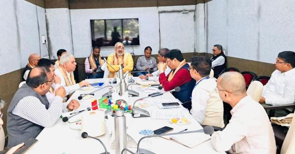 जूट, हथकरघा और हस्तशिल्प क्षेत्र में विविधीकरण पर जोर : गिरिराज सिंह