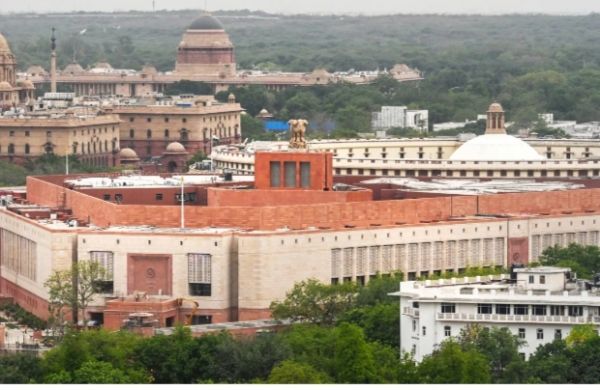 लोकसभा में हंगामा, सदन की कार्यवाही 12 बजे तक स्थगित, राज्यसभा में एस जयशंकर ने पश्चिम एशिया पर दिया बयान