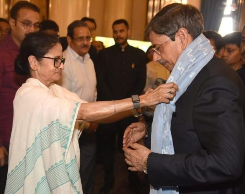 नए राज्यपाल को ममता बनर्जी का संदेश -बंगाल उनसे प्यार करता है जो बंगाल से प्यार करते हैं