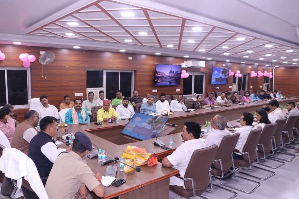 जौनपुर महोत्सव 24 से 26 मार्च तक शाही किले में, तैयारियों को लेकर हुई बैठक