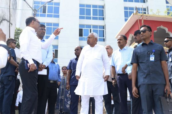 मुख्यमंत्री ने पटना समाहरणालय का किया निरीक्षण, अधिकारियों को दिए निर्देश