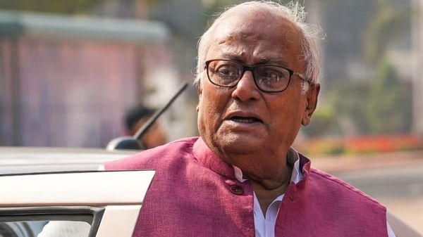 राष्ट्रपति के नाश्ते में शामिल होकर सौगत राय ने बढ़ाई तृणमूल की बेचैनी