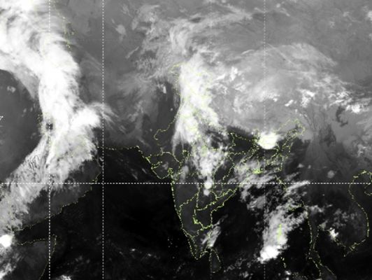 दिल्ली में आज दिनभर रुक-रुक कर बारिश का पूर्वानुमान, अनेक राज्यों में तेज आंधी की चेतावनी