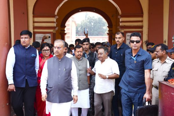 नितिन नवीन पहुंचे दक्षिणेश्वर मंदिर, &lsquo;सोनार बांग्ला&rsquo; के लिए मां भवतारिणी से की प्रार्थना