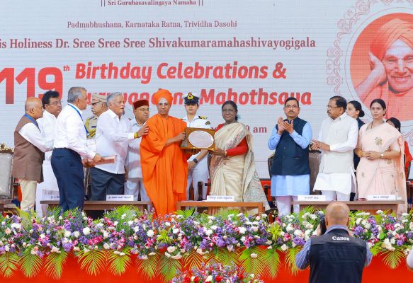 सिद्धगंगा मठ की सेवा देश के विकास के लिए प्रेरणा: द्रौपदी मुर्मू