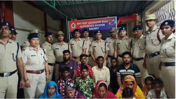 जलपाईगुड़ी में ट्रेन से 14 बांग्लादेशी गिरफ्तार