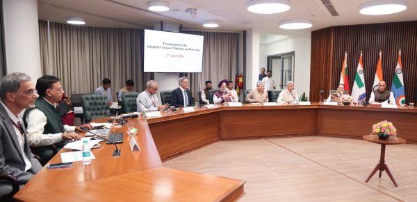 रक्षा मंत्री राजनाथ सिंह ने नई दिल्ली में मंत्रियों के अनौपचारिक समूह की दूसरी बैठक की अध्यक्षता की।