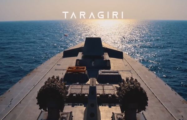 भारतीय नौसेना ने विशाखापत्तनम में नौसेना डॉकयार्ड में स्टील्थ फ्रिगेट आईएनएस तारागिरी को चालू किया