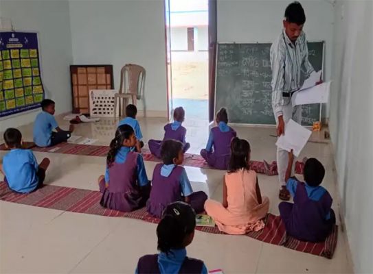 नक्सली जहां सरकार विरोधी शिक्षा देते थे, वहां खोले जाएंगे 22 स्कूल