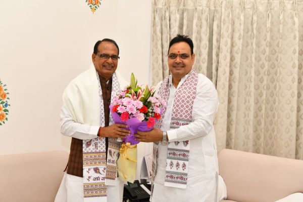 मुख्यमंत्री से केंद्रीय कृषि मंत्री चौहान की शिष्टाचार भेंट