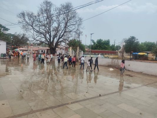 अनूपपुर: कहीं धूप तो कहीं छाव के बीच रिमझिम बारिश से मौसम हुआ सुहाना