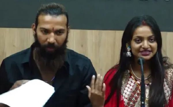 महाकुंभ की वायरल गर्ल मोनालिसा निकली नाबालिग, एनसीएसटी की रिपोर्ट में हुआ खुलासा