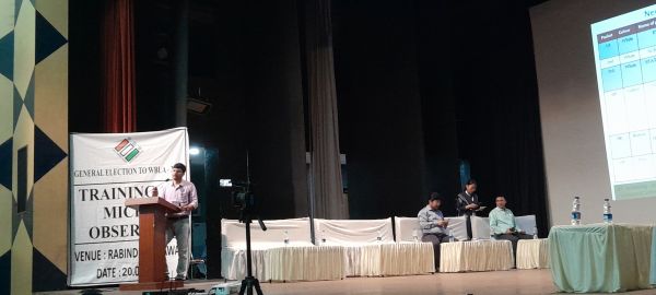 चुनाव 26 : निष्पक्ष मतदान के लिए माइक्रो ऑब्जर्वरों को दिया गया विशेष प्रशिक्षण