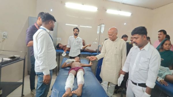 रामूडीहा में भीषण अग्निकांड, 05 मासूम झुलसे, विधायक की तत्परता से मिली राहत