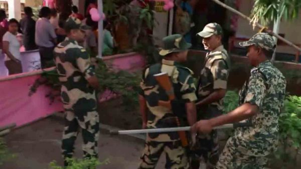 पश्चिम बंगाल : पहले चरण के मतदान में जमकर हुई हिंसा, निष्पक्ष मतदान पर उठे सवाल