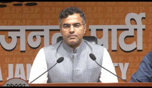 केजरीवाल के नए बंगले को लेकर भाजपा का तंज- पार्टी का नाम बदल कर रख देना चाहिए आलीशान आदमी पार्टी