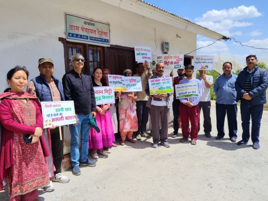 ठियोग के देहना में किसानों को संतुलित उर्वरक उपयोग पर किया जागरूक