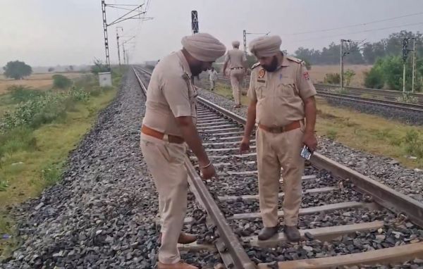 पंजाब में शंभू बार्डर के पास रेलवे ट्रैक पर धमाका, संदिग्ध की मौत
