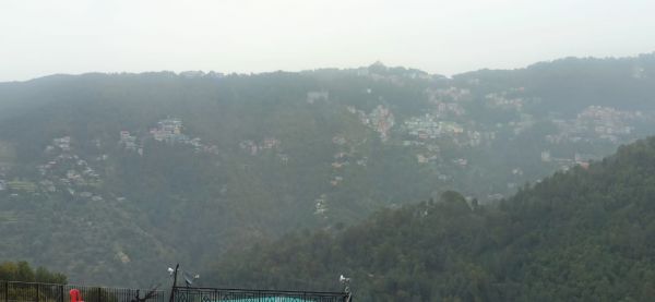 हिमाचल में बदला मौसम, तेज हवाओं और बारिश से गर्मी से राहत, 4 मई तक अलर्ट जारी