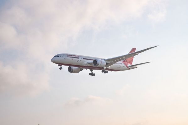 अमेरिका और ईरान के बीच नाजुक संघर्ष विराम के बीच भारतीय एयरलाइंस 1 मई से दोहा के लिए उड़ानें फिर से शुरू करेंगी।