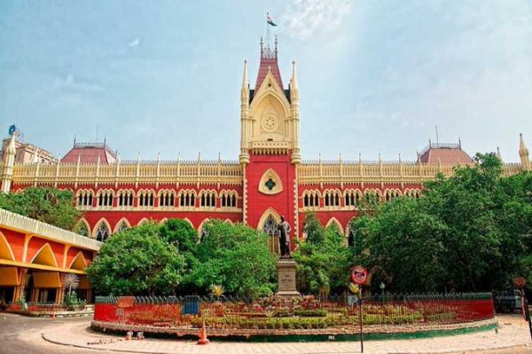 कलकत्ता हाई कोर्ट ने मतगणना केंद्रों पर पर्यवेक्षक के रूप में केंद्र सरकार के कर्मचारियों की नियुक्ति को चुनौती देने वाली टीएमसी की याचिका खारिज कर दी।